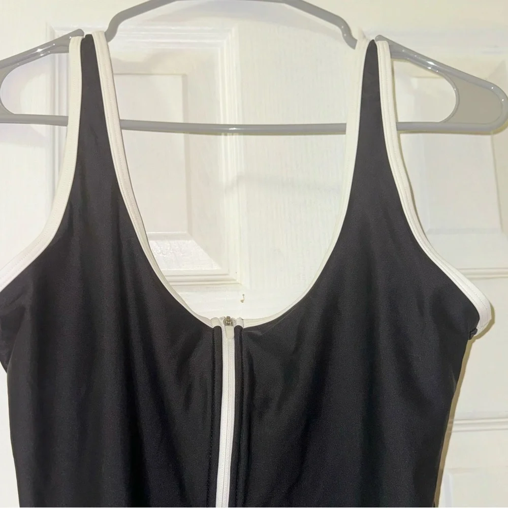 Old Navy Women’s Black One Piece Swimsuit Size L Half Zip White Trim